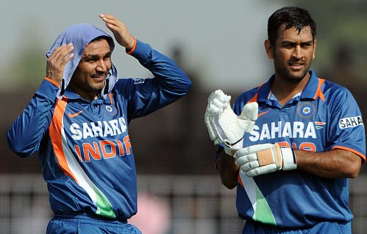 Virender Sehwag and MS Dhoni added 156 for the second wicket, India v Sri Lanka, 1st ODI, Rajkot, December 15, 2009