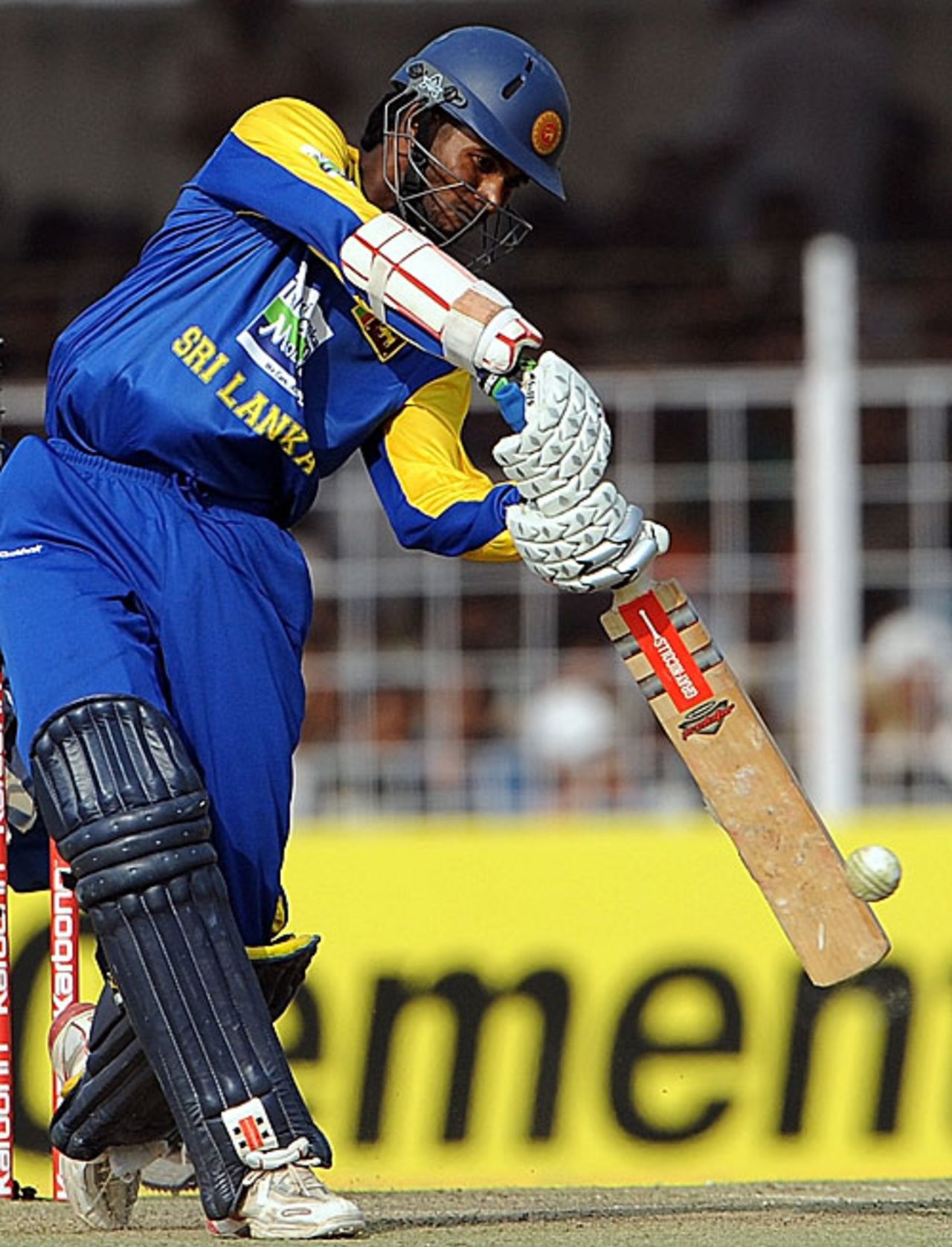 Upul Tharanga goes on the offensive, India v Sri Lanka, 1st ODI, Rajkot, December 15, 2009