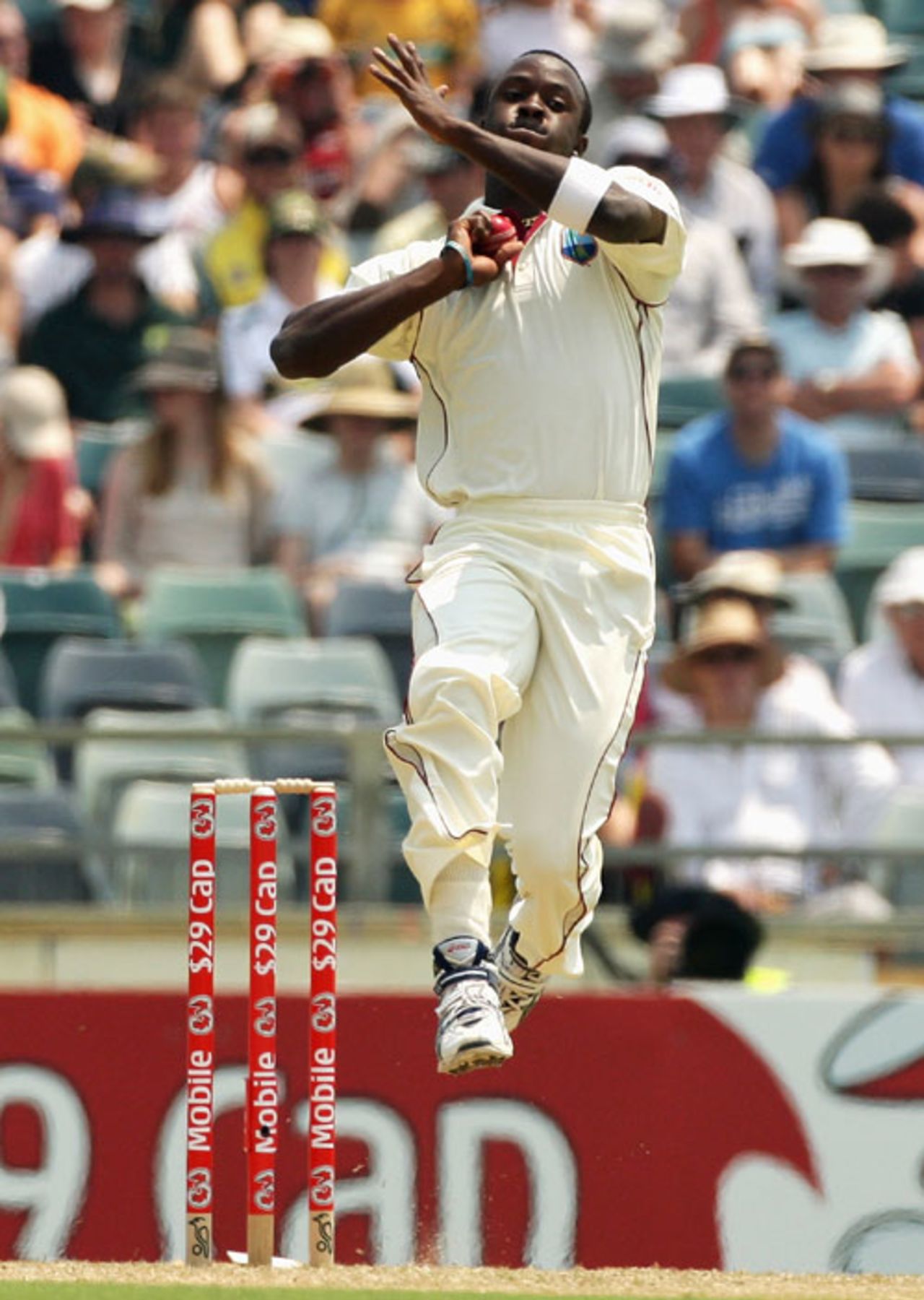 Kemar Roach prepares to deliver, Australia v West Indies, 3rd Test, Perth, 16 December 2009