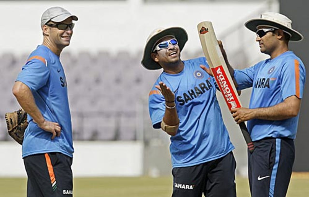 Gary Kirsten, Sachin Tedndulkar and Virender Sehwag share some tips on batting, Nagpur, December 17, 2009