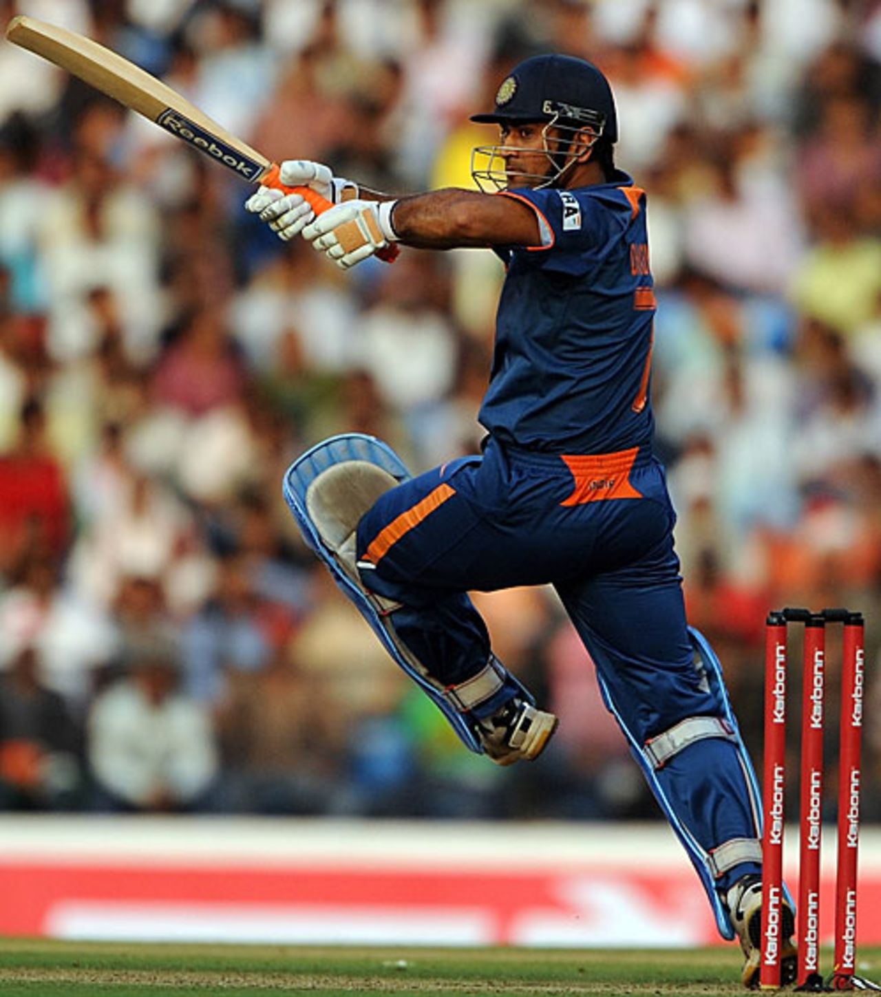 MS Dhoni pulls during his stroke-filled century, India v Sri Lanka, 2nd ODI, Nagpur, December 18, 2009