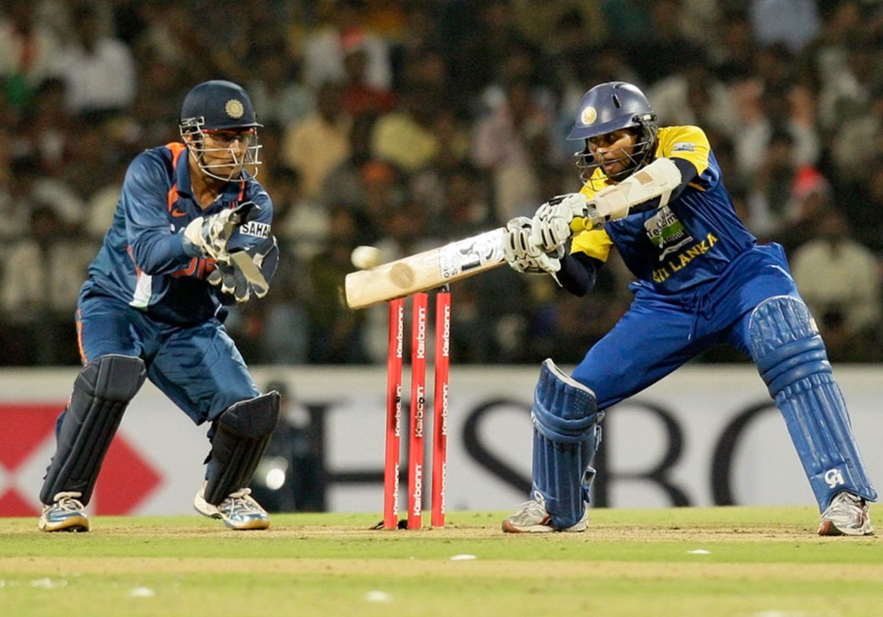 Tillakaratne Dilshan fixes his gaze on the ball as he shapes to cut, India v Sri Lanka, 2nd ODI, Nagpur, December 18, 2009