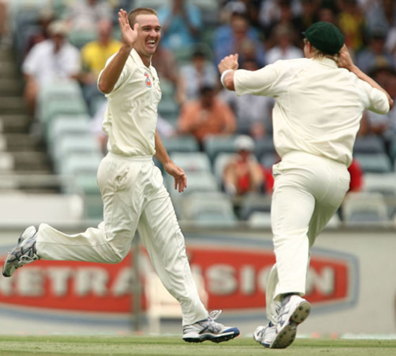 Nathan Hauritz celebrates dismissing Ramnaresh Sarwan, Australia v West Indies, 3rd Test, Perth, 19 December, 2009
