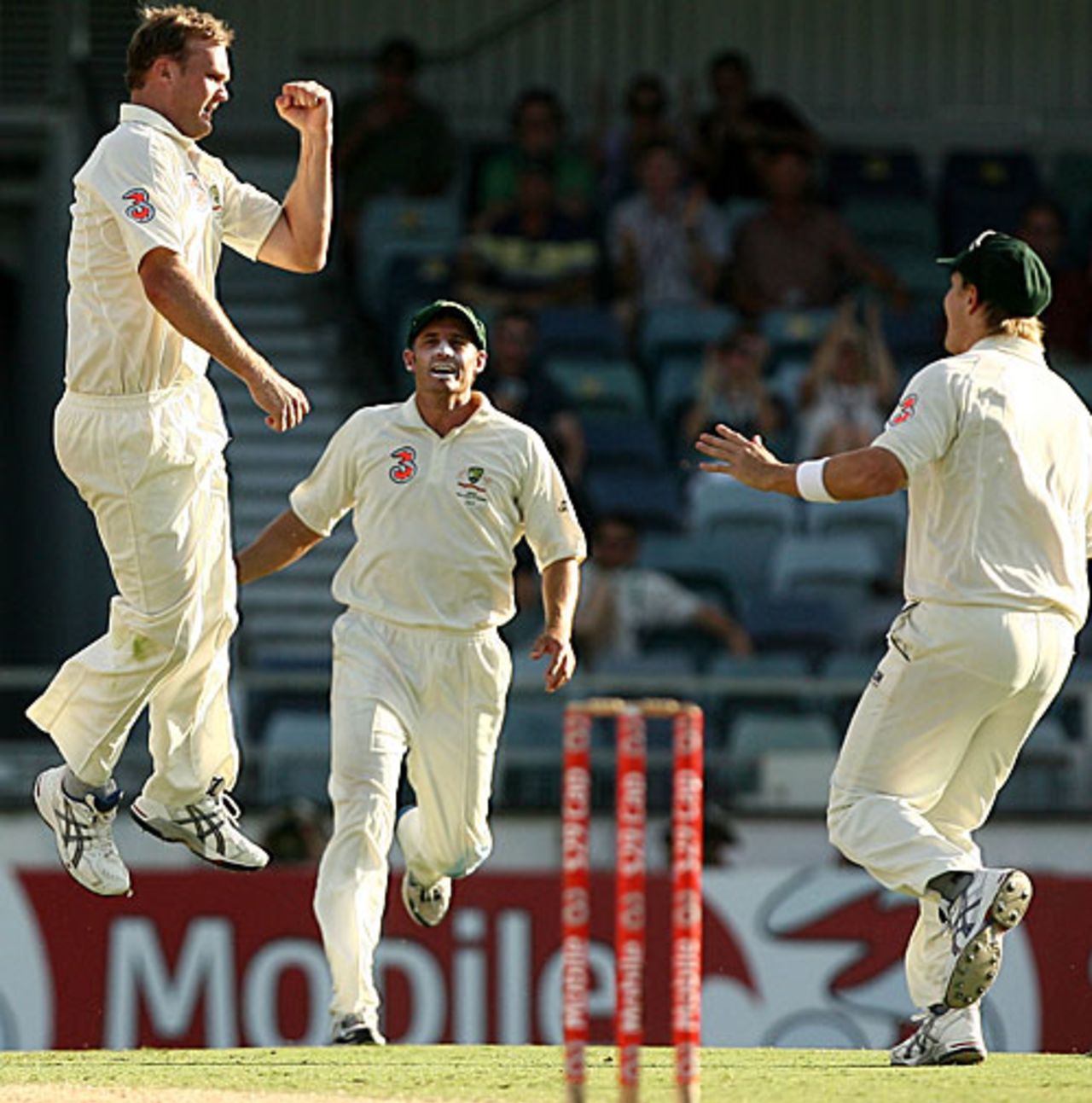 Doug Bollinger celebrates Brendan Nash's wicket, Australia v West Indies, 3rd Test, Perth, 4th day, December 19, 2009
