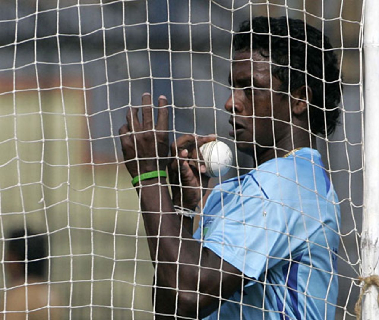 Ajantha Mendis runs in hard, Cuttack, December 20, 2009