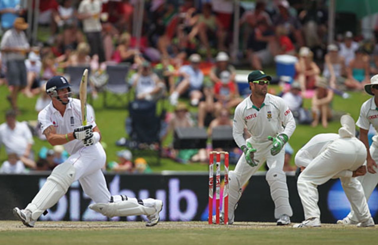 Kevin Pietersen looked in fine touch before he was run out, South Africa v England, 1st Test, Centurion, 5th day, December 20, 2009