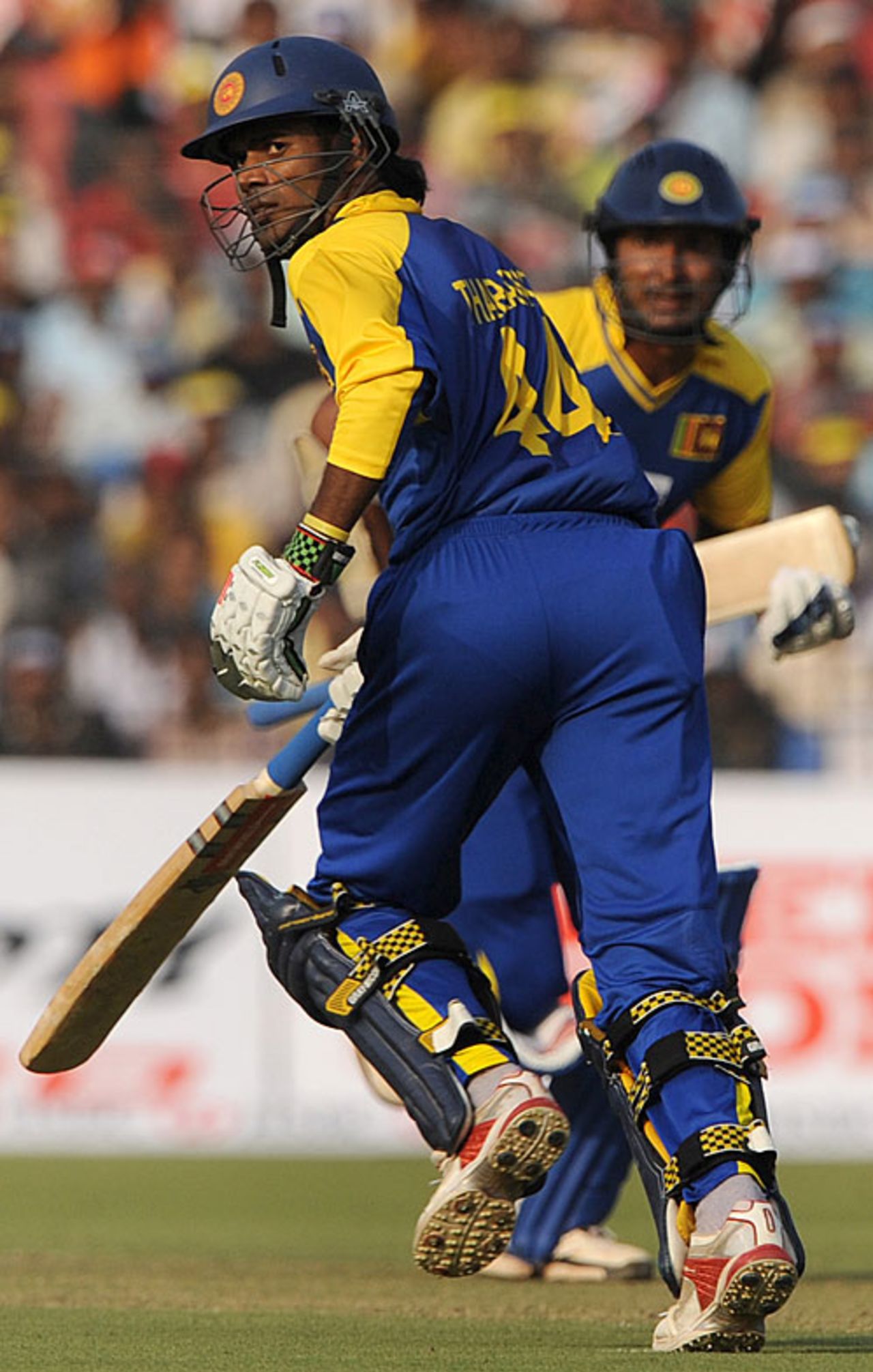 Upul Tharanga and Kumar Sangakkara run hard, India v Sri Lanka, 3rd ODI, Cuttack, December 21, 2009