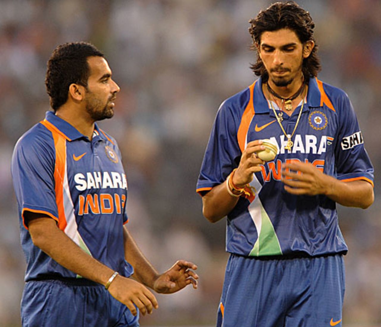Spurred by the spinners, India's fast bowlers came back well in their second spells, India v Sri Lanka, 3rd ODI, Cuttack, December 21, 2009