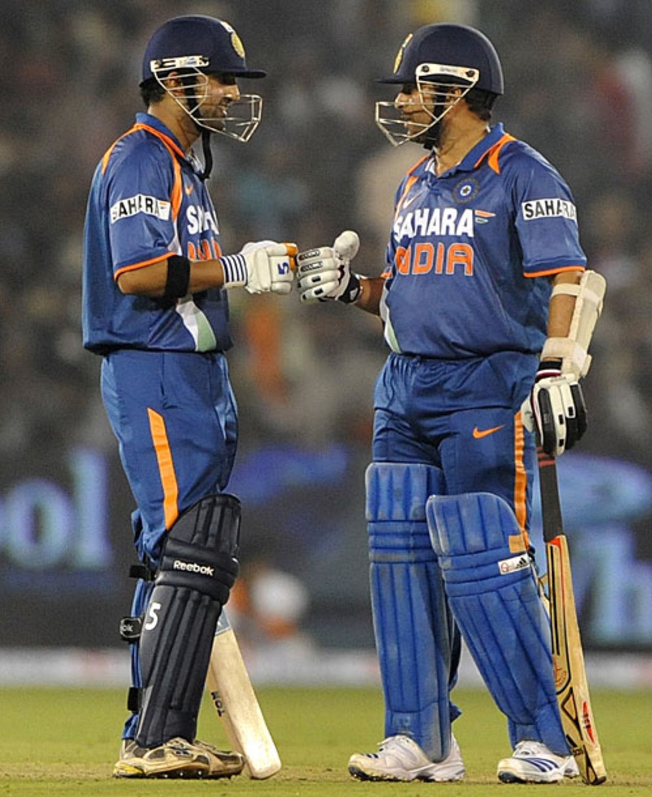 Sachin Tendulkar and Gautam Gambhir bring up their half-century stand, India v Sri Lanka, 3rd ODI, Cuttack, December 21, 2009