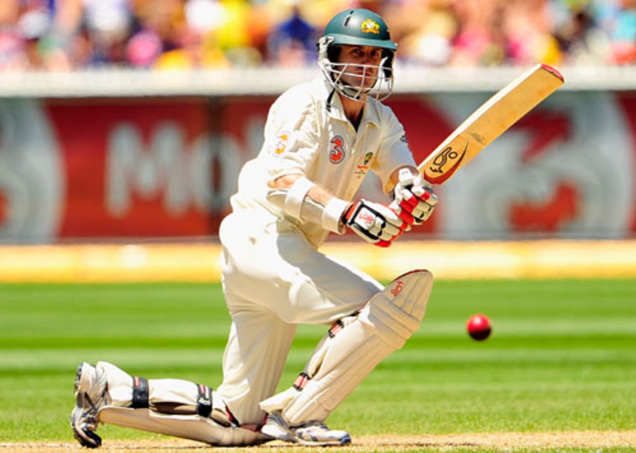 Simon Katich works the ball, Australia v Pakistan, 1st Test, Melbourne, December 26, 2009