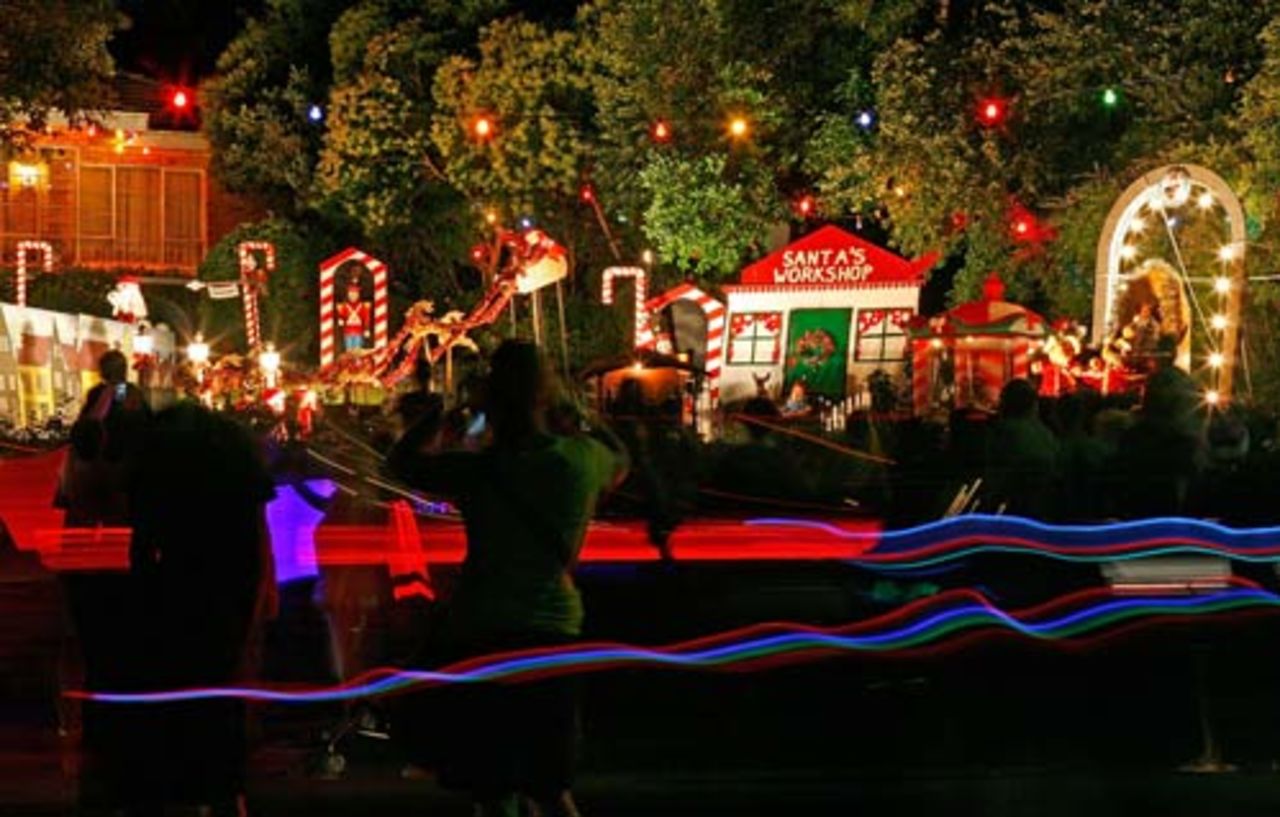 Christmas lights decorate a house in Melbourne, 22 December 2009