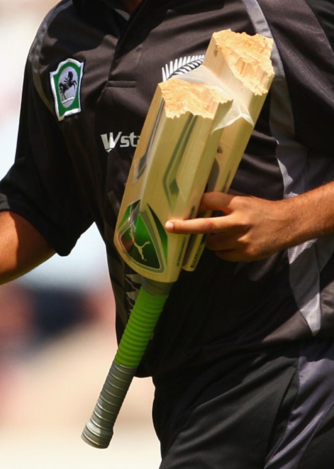 Brendon McCullum's broken bat , England v New Zealand, 5th ODI, Lord's, NatWest Series, June 28, 2008