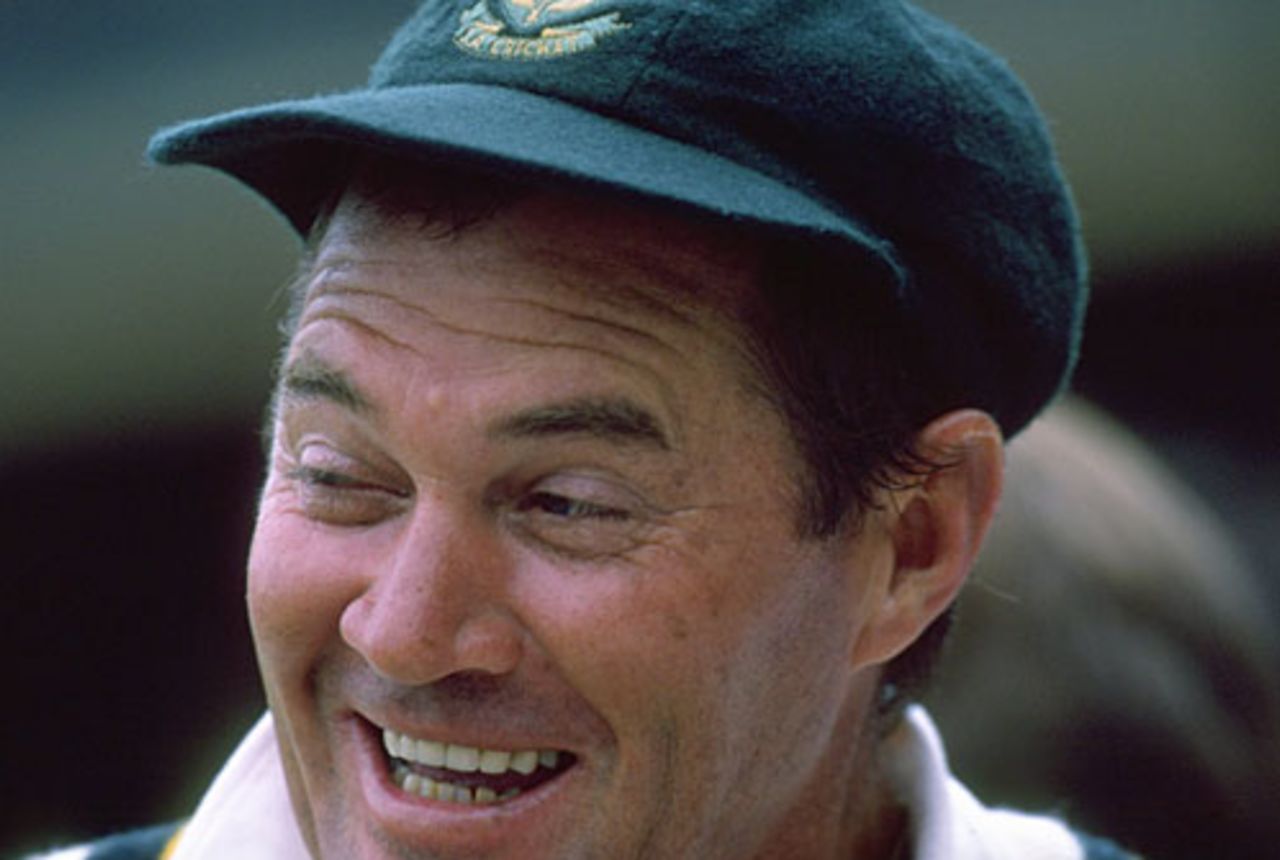 Pat Symcox laughs, Australia v South Africa, 2nd Test, Sydney, 1st day, January 2, 1998
