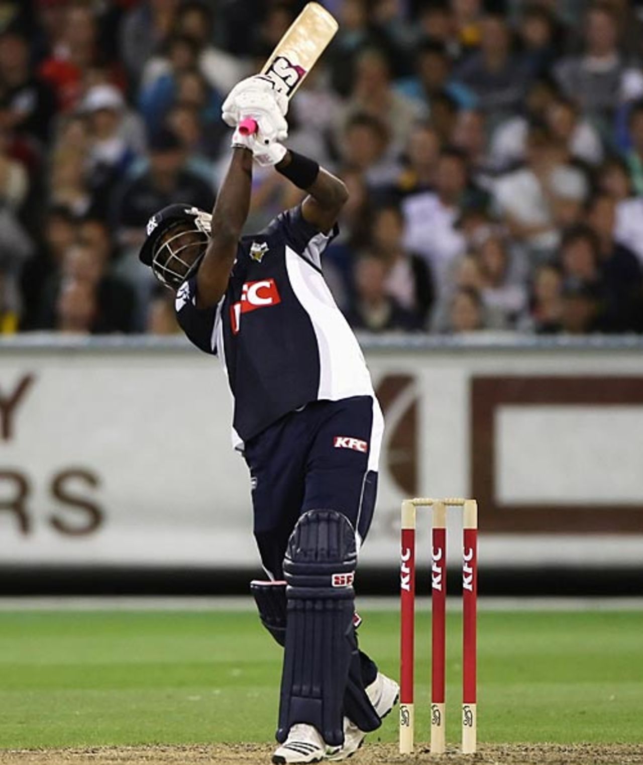 Dwayne Bravo hits a six, Victoria v New South Wales, Twenty20 Big Bash, Melbourne, January 2, 2010