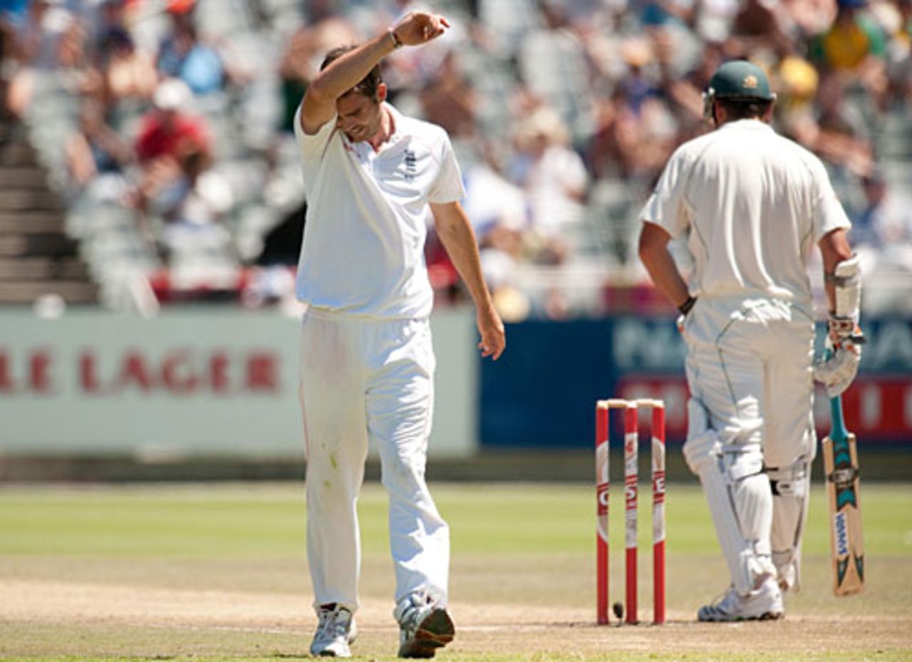 James Anderson was not the only England bowler frustrated by the brilliance of Graeme Smith, South Africa v England, 3rd Test, Cape Town, January 5, 2010