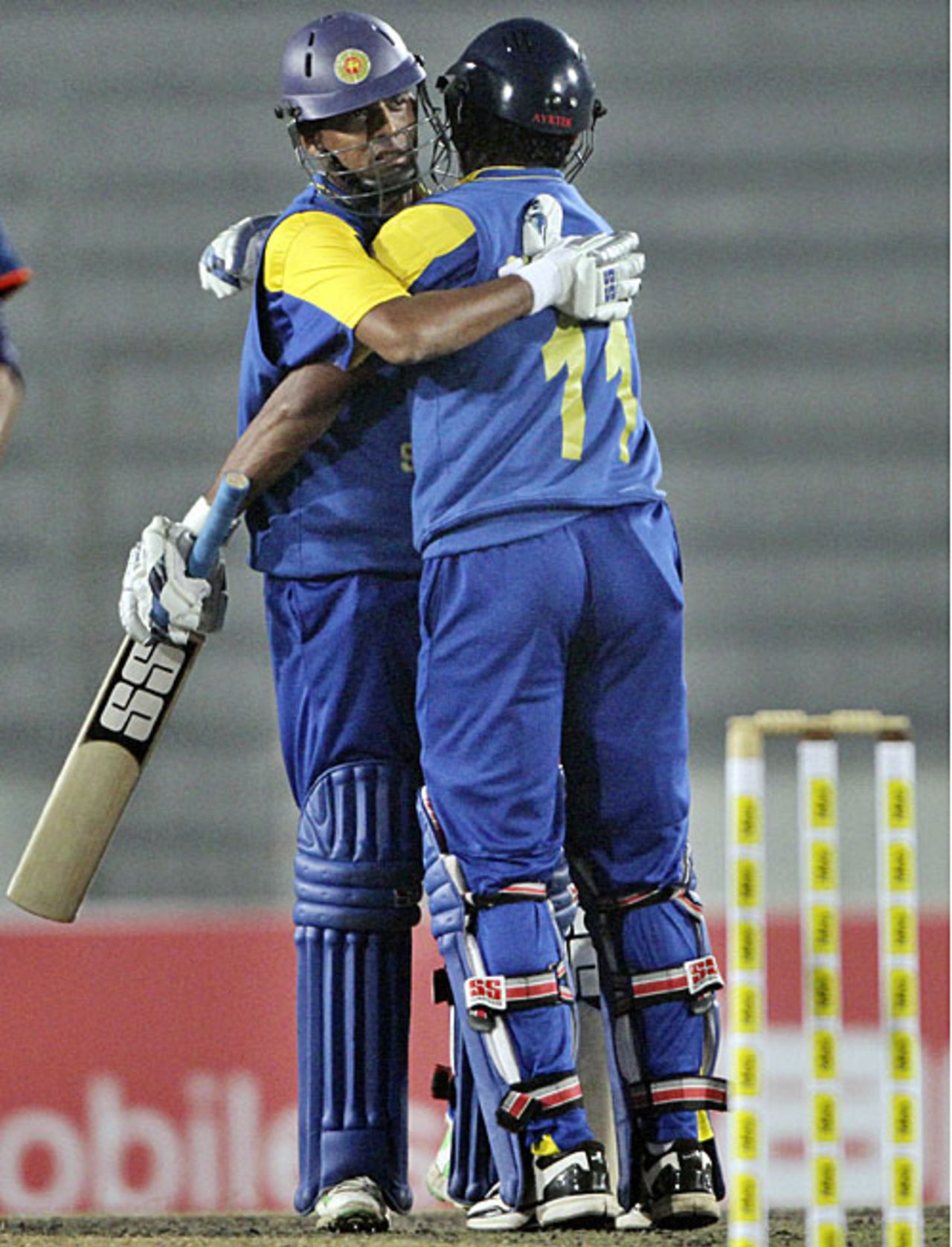 Kumar Sangakkara and Thilan Samaraweera during their crucial partnership, India v Sri Lanka, Tri-series, 2nd ODI, Mirpur, January 5, 2010