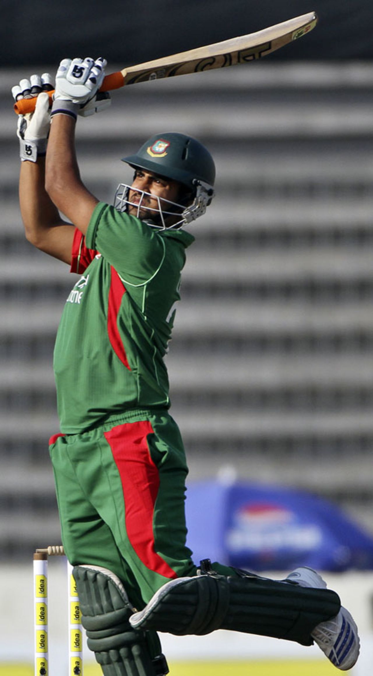 Tamim Iqbal plays an audacious pull shot, Bangladesh v India, Tri-series, 3rd ODI, Mirpur, January 7, 2010