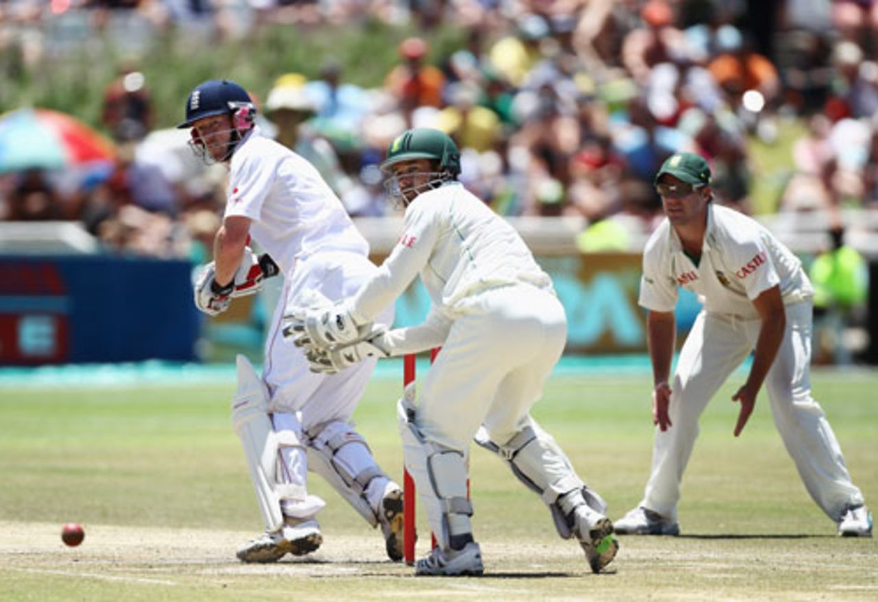 Paul Collingwood glances to leg, England v South Africa, 3rd Test, Cape Town, January 7, 2010 
