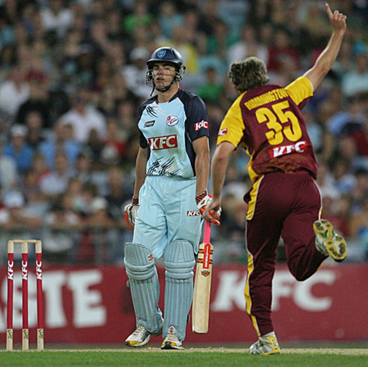 Nathan Rimmington is over the moon after trapping Moises Henriques, New South Wales v Queensland, Twenty20 Big Bash, Sydney, January 13, 2010