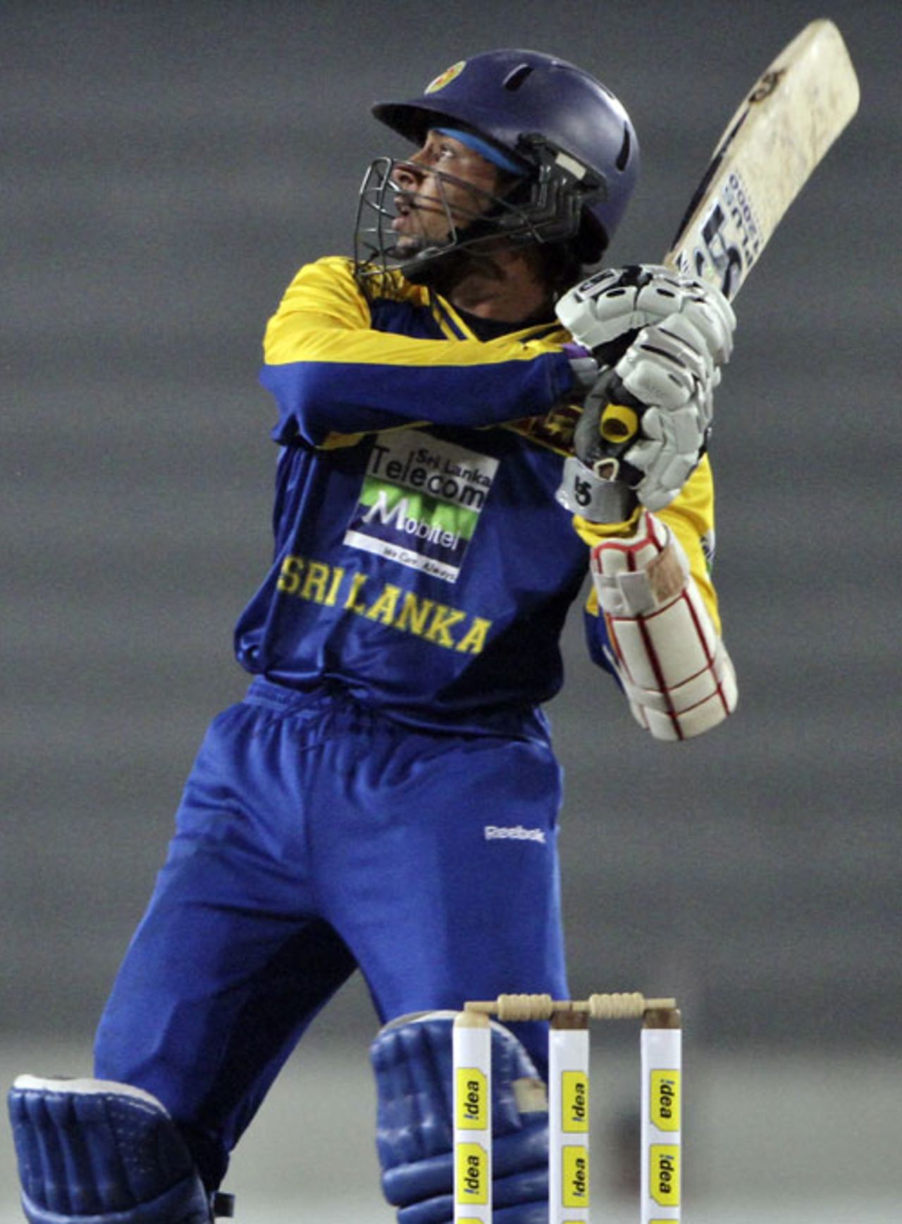 Tillakaratne Dilshan opens up, India v Sri Lanka, Tri-series final, Mirpur, January 13, 2010
