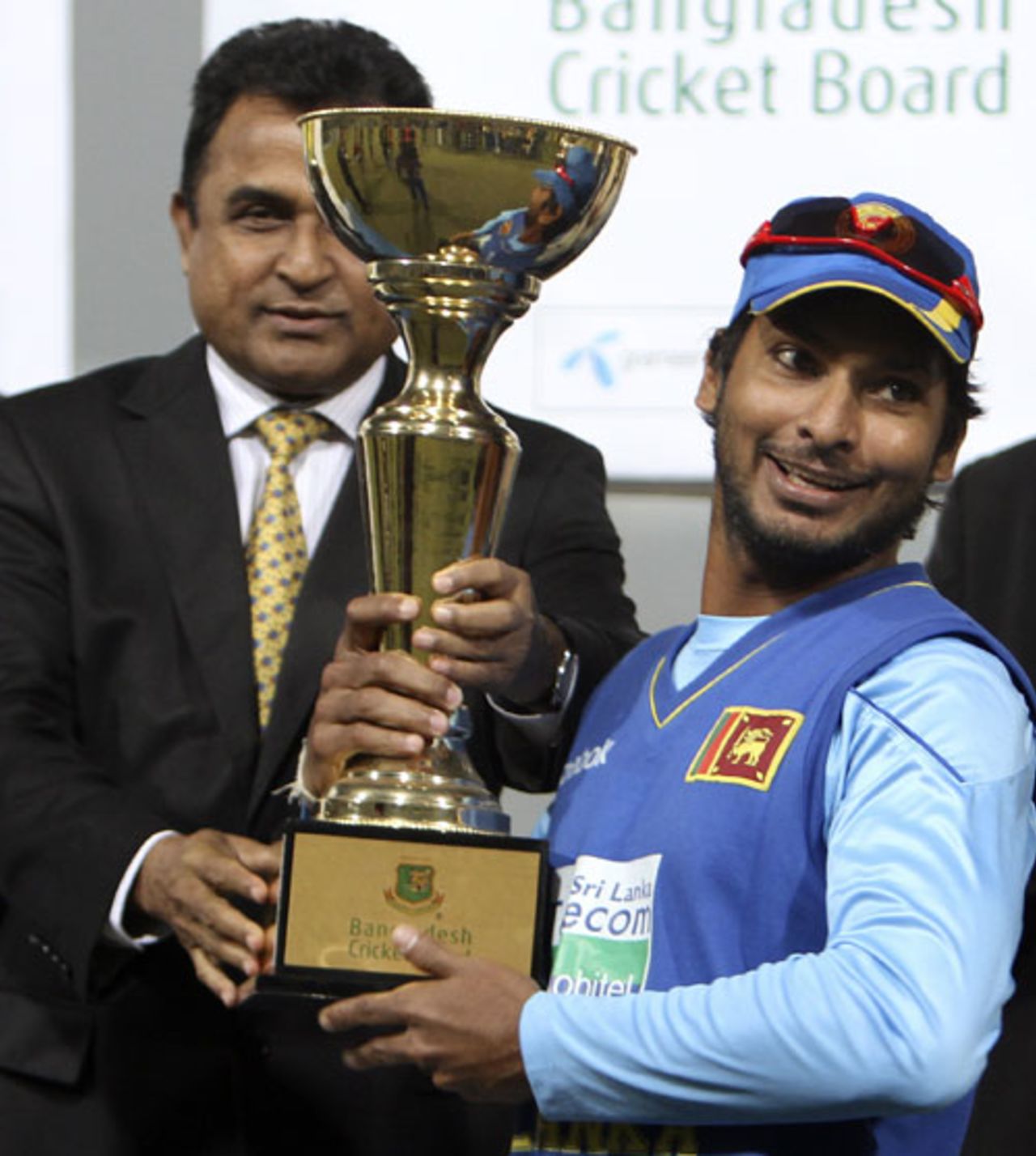 Kumar Sangakkara with the trophy, India v Sri Lanka, Tri-series final, Mirpur, January 13, 2010