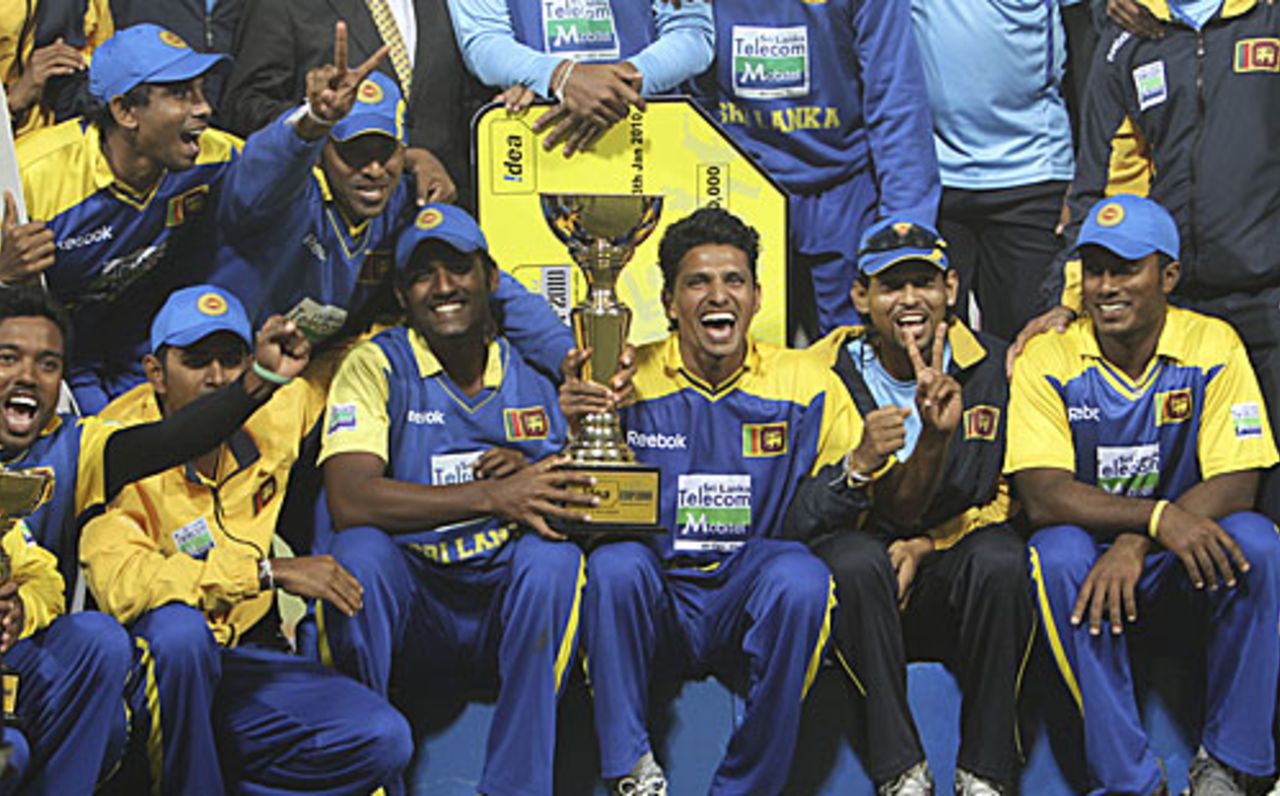 The Sri Lankans are thrilled after winning the tri-series, India v Sri Lanka, Tri-series final, Mirpur, January 13, 2010