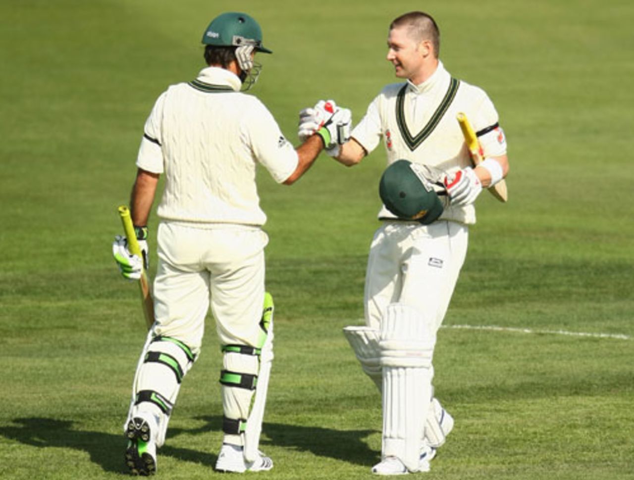 Michael Clarke receives some praise from Ricky Ponting after making a hundred, 3rd Test, Australia v Pakistan, 1st day, Hobart, January 14, 2010