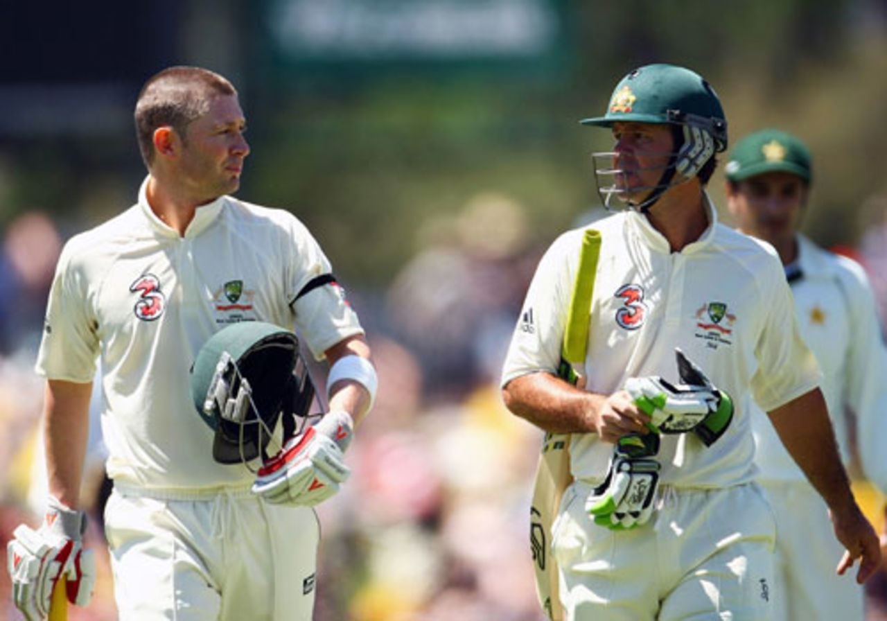 Michael Clarke and Ricky Ponting put on 352 for the fourth wicket, 3rd Test, Australia v Pakistan, 2nd day, Hobart, January 15, 2010