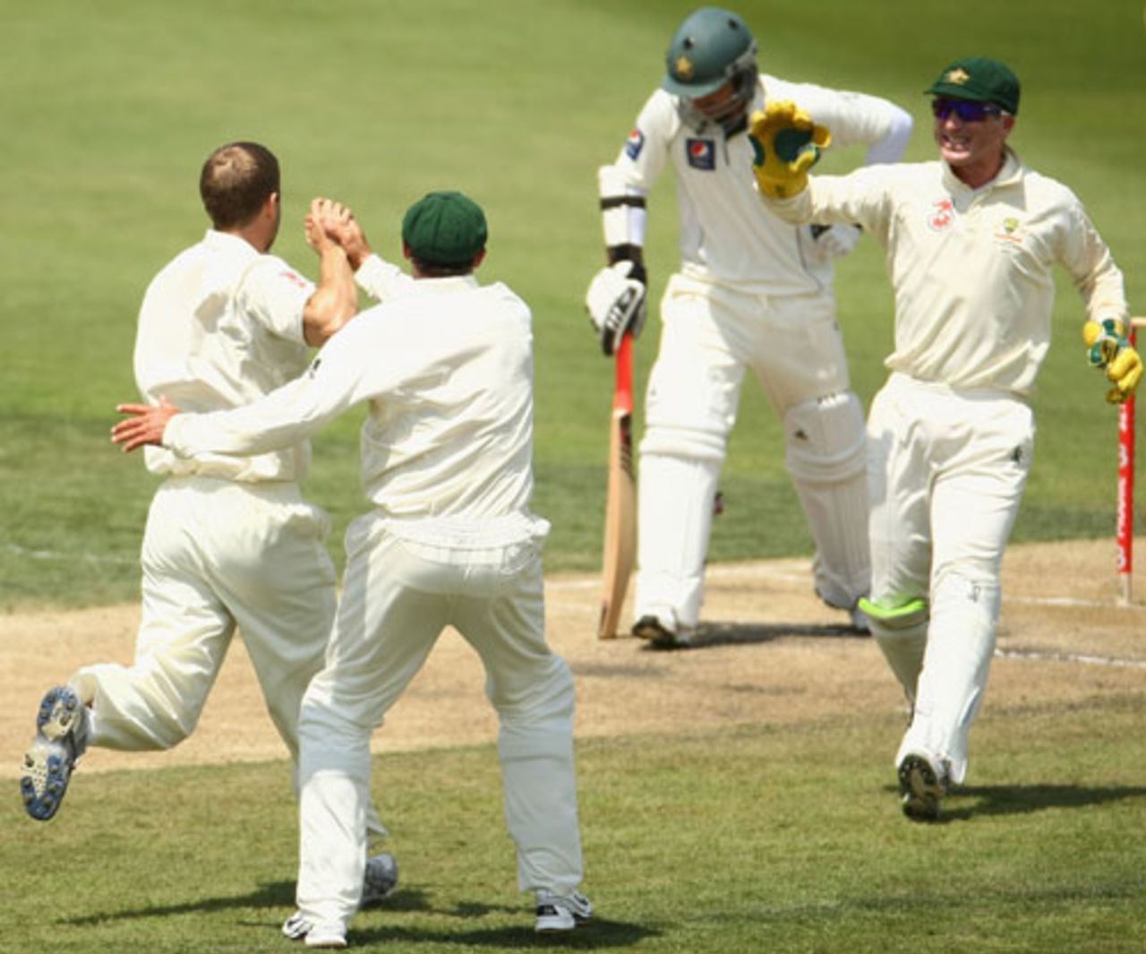 Simon Katich is delighted to remove Salman Butt, 3rd Test, Australia v Pakistan, 3rd day, Hobart, January 16, 2010