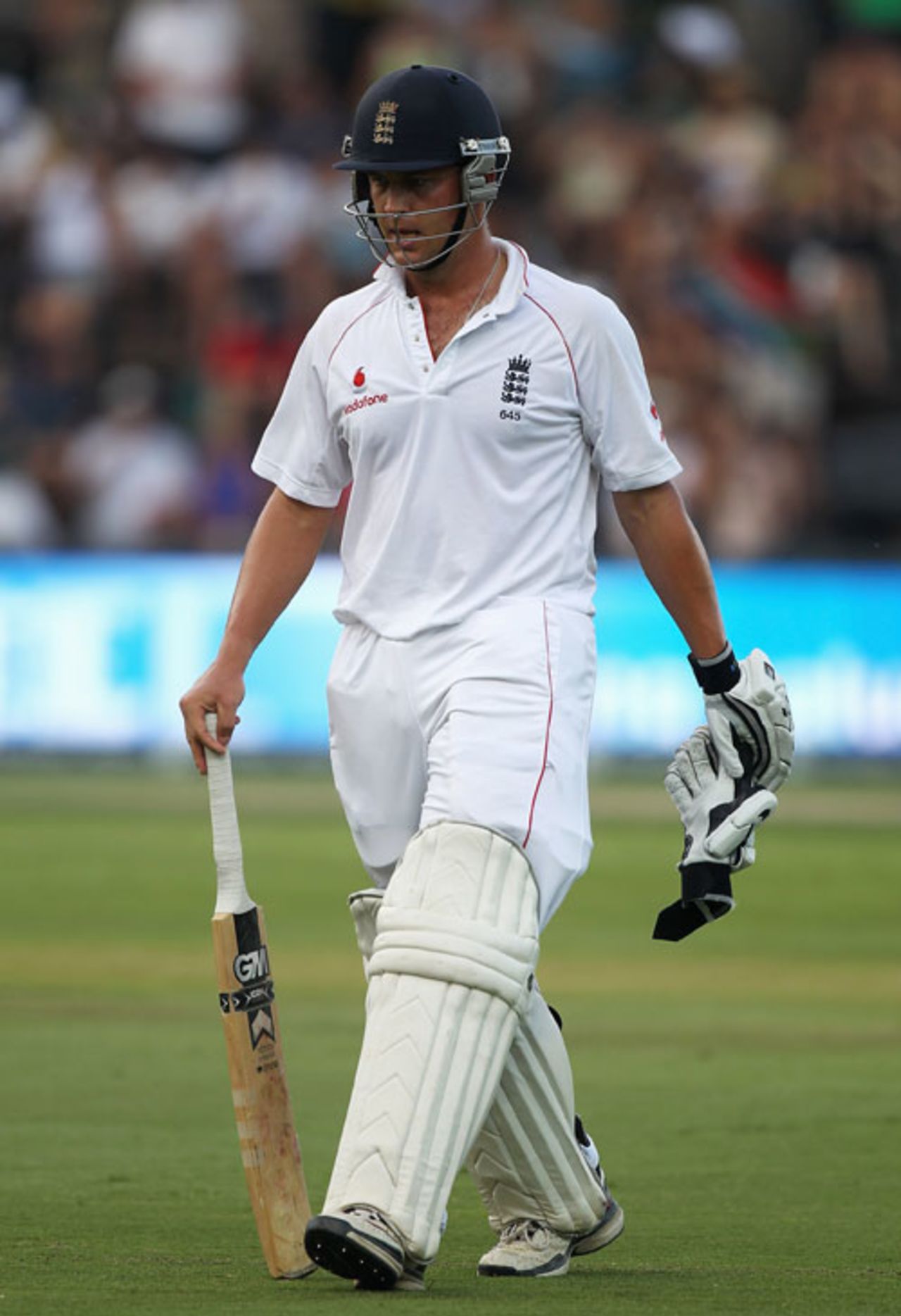 Jonathan Trott's scratchy form continued today, 4th Test, South Africa v England, Johannesburg, 16 January, 2010 
