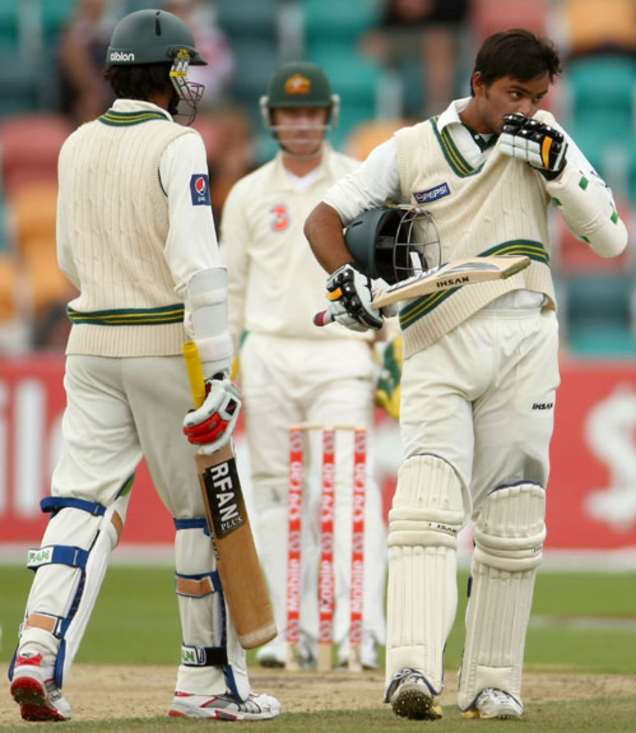 Khurram Manzoor kisses his badge after reaching his half-century, 3rd Test, Australia v Pakistan, 5th day, Hobart, January 18, 2010