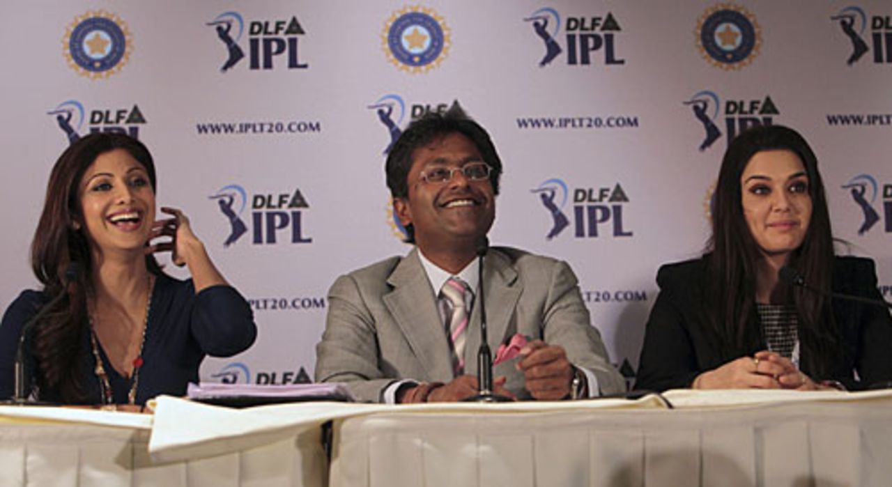 Shilpa Shetty, Lalit Modi and Preity Zinta address the media, Mumbai, January 19, 2010