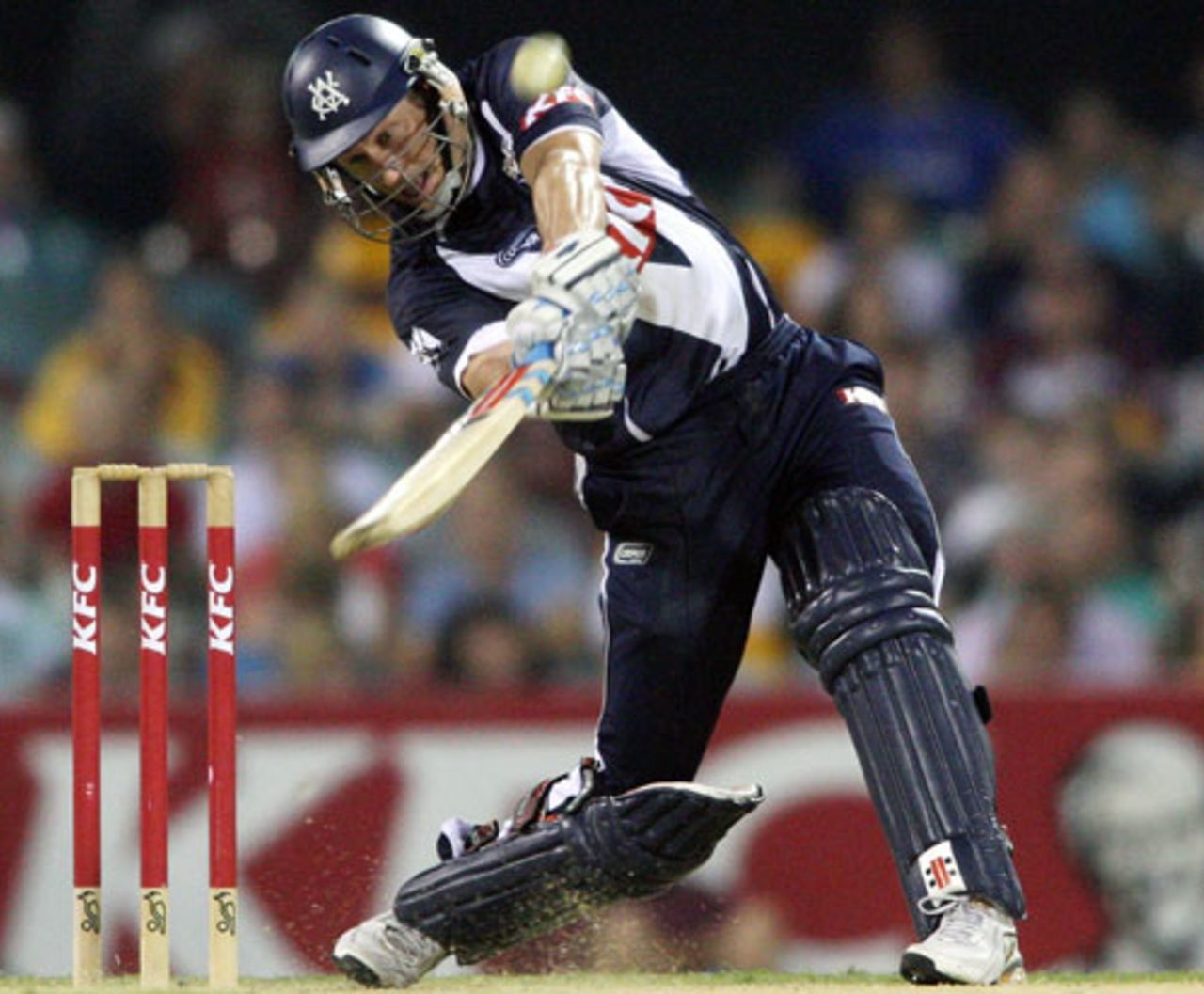 David Hussey's powerful 60 was too much for Queensland, Queensland v Victoria, Big Bash preliminary final, Brisbane, January 19, 2010