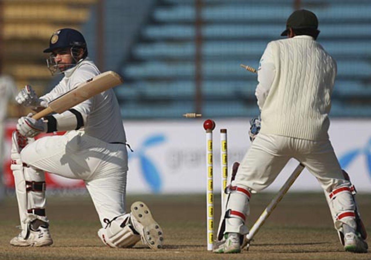 Zaheer Khan is bowled by Shakib Al Hasan, Bangladesh v India, 1st Test, Chittagong, 4th day, January 20, 2010 