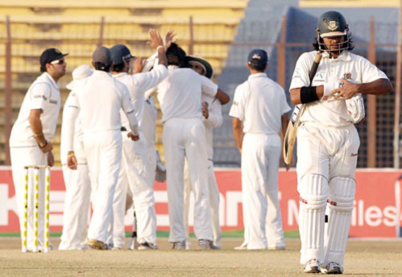 Shahriar Nafees's disappointing run continues, Bangladesh v India, 1st Test, Chittagong, 4th day, January 20, 2010