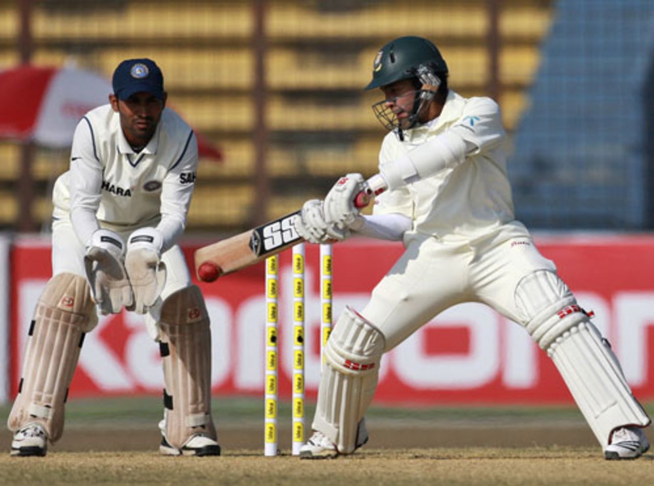 Mushfiqur Rahim cuts during his century, Bangladesh v India, 1st Test, Chittagong, 5th day, January 21, 2010 