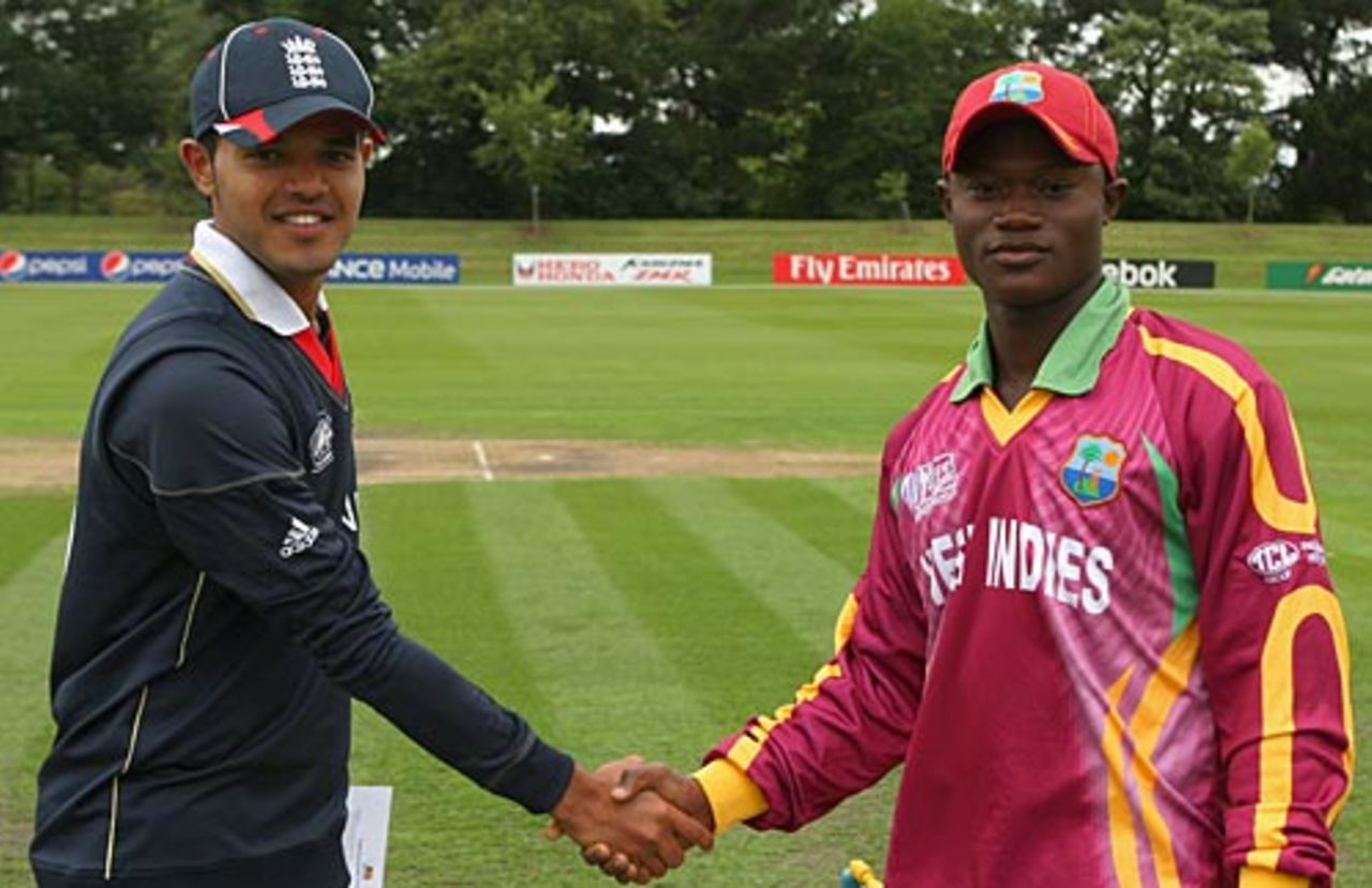 Andre Creary and Azeem Rafiq at the toss, England v West Indies, Quarter-final, ICC Under-19 World Cup, Rangiora, January 23, 2010