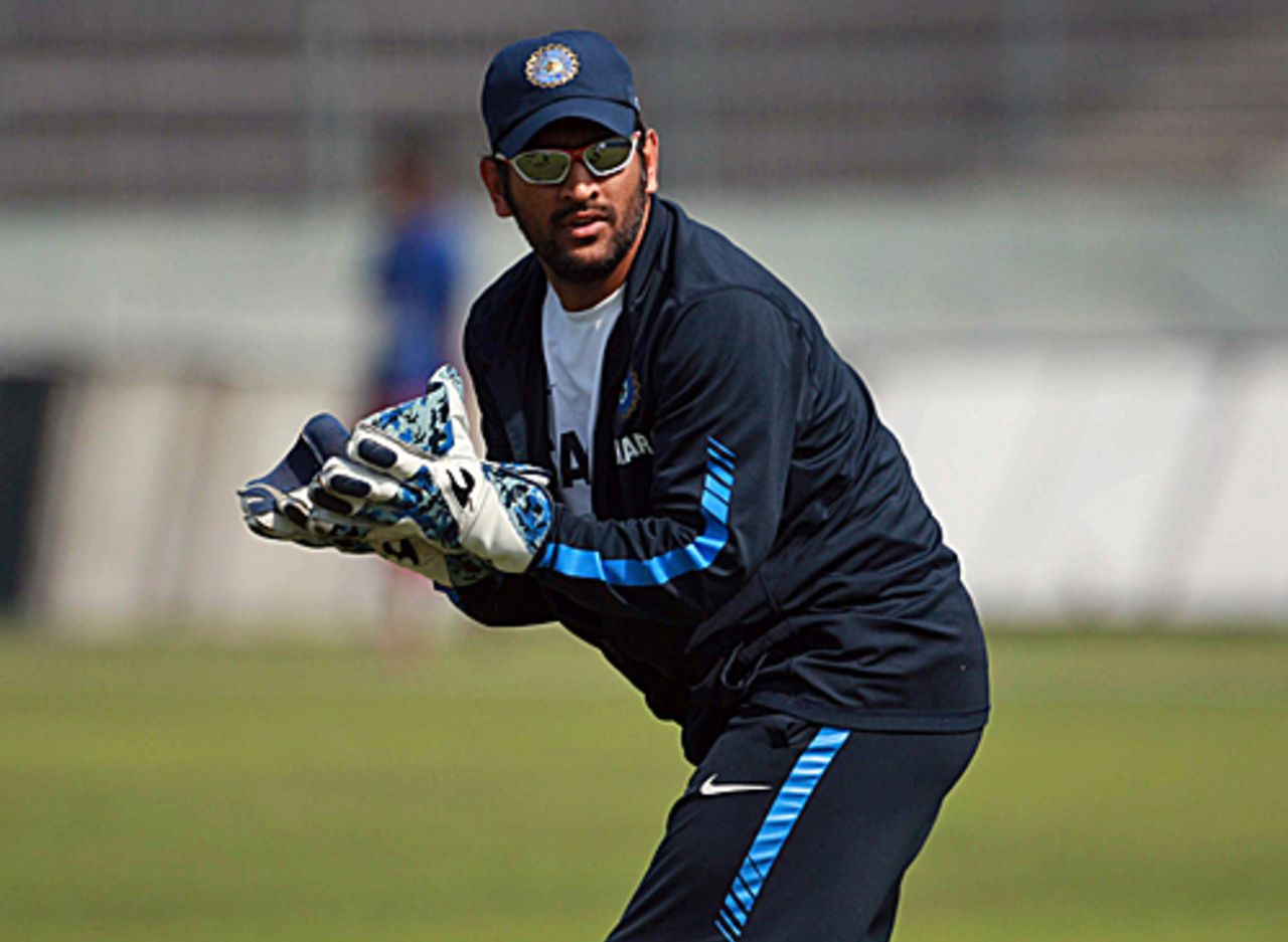 MS Dhoni returned to India's training session at full strength, Mirpur, January 23, 2010