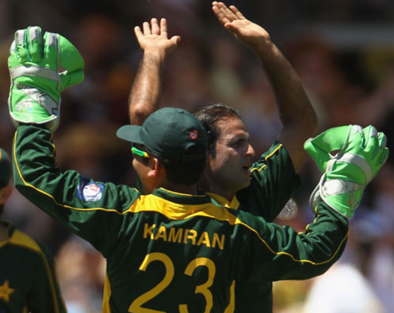Rana Naved-ul-Hasan shares his excitement with Kamran Akmal after removing Ricky Ponting, Australia v Pakistan, 3rd ODI, Adelaide, January 26, 2010