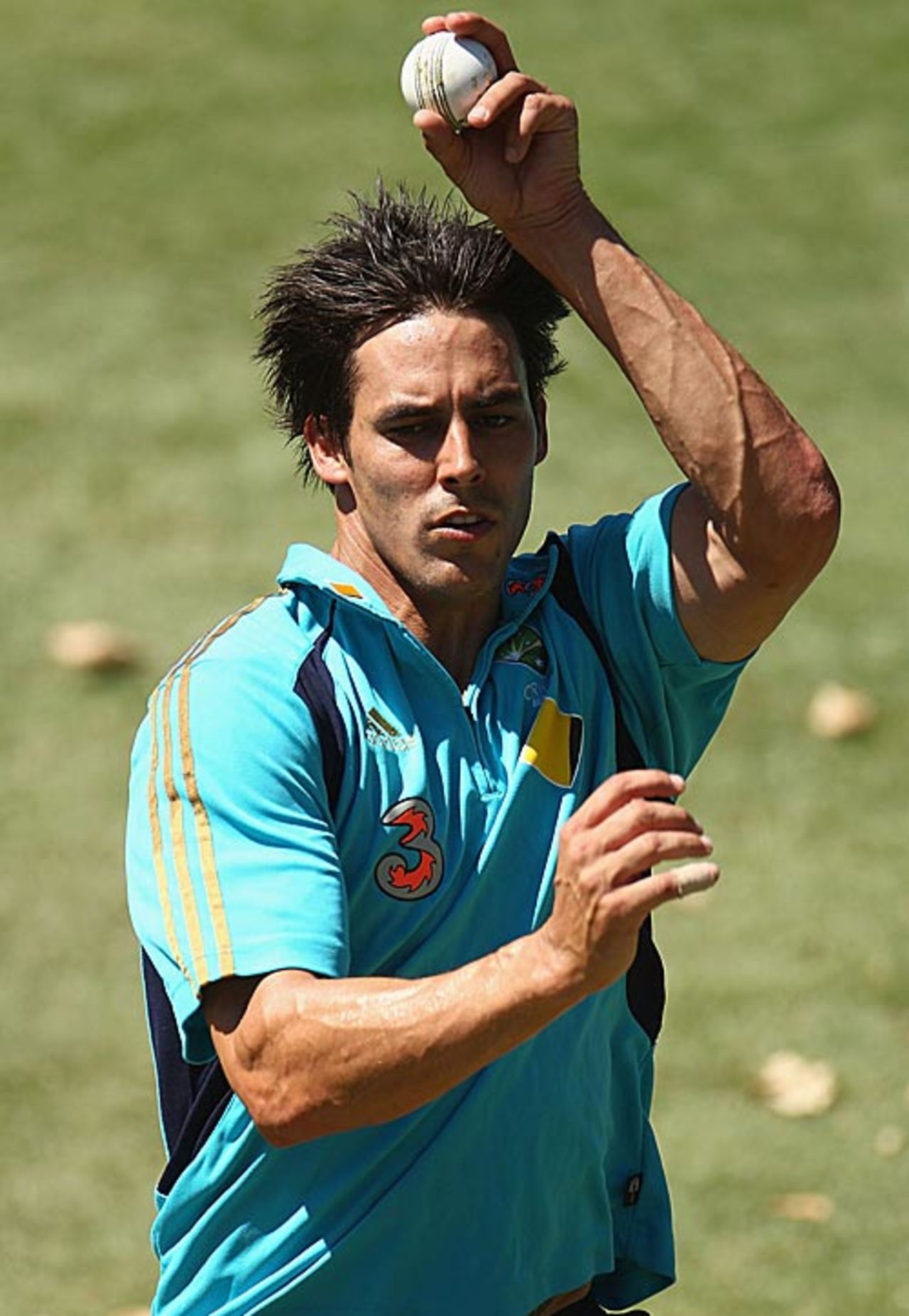 Mitchell Johnson gets ready to bowl at the nets, Perth, January 28, 2010