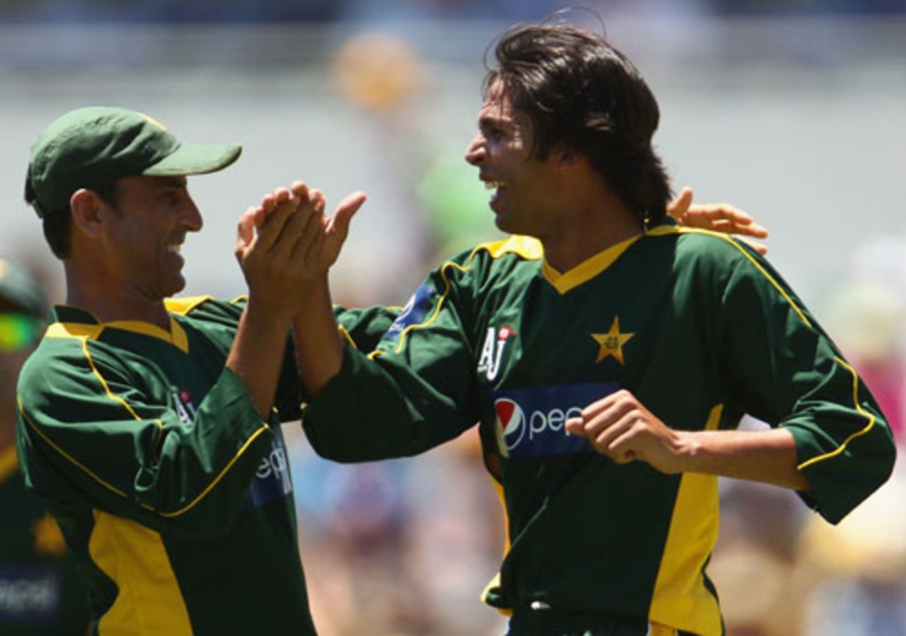 Mohammad Asif picked up Shaun Marsh early, Australia v Pakistan, 4th ODI, Perth, 29 January, 2010