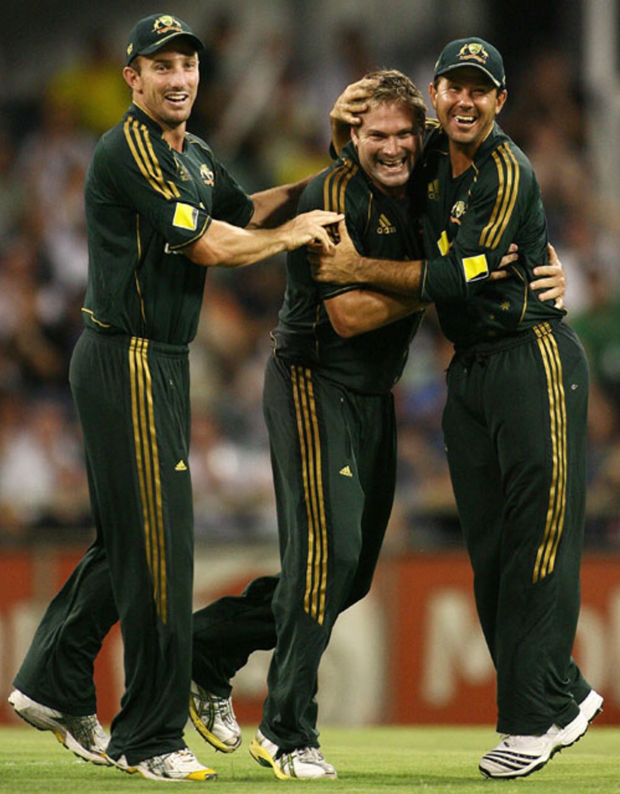 Ryan Harris is congratulated by his team-mates during his second successive five-for, Australia v Pakistan, 4th ODI, Perth, 29 January, 2010