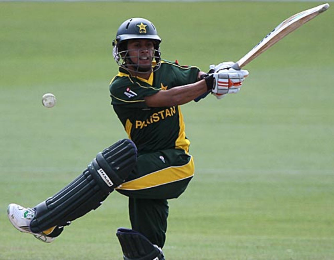 Azeem Ghumman fought hard with 41 but was unable to see his team through, Australia v Pakistan, Under-19 World Cup final, Lincoln, January 30, 2010