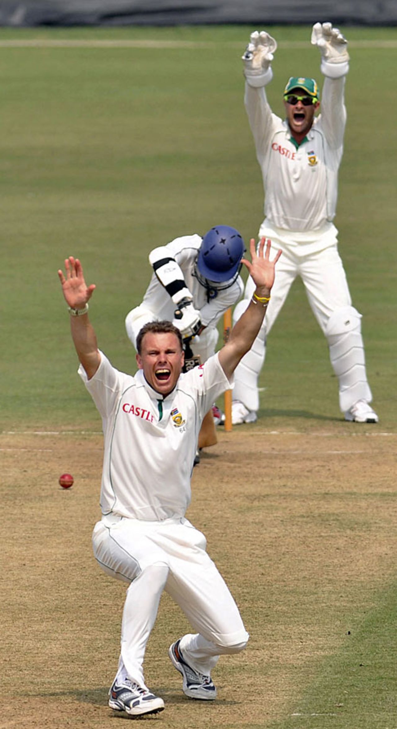 Johan Botha appeals unsuccessfully for an lbw decision, Indian Board President's XI v South Africans, tour match, 1st day, Nagpur, February 2, 2010