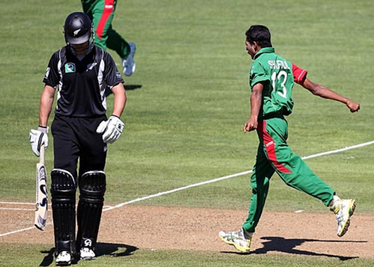 Shafiul Islam celebrates James Franklin's wicket, New Zealand v Bangladesh, 1st ODI, Napier, February 5, 2010