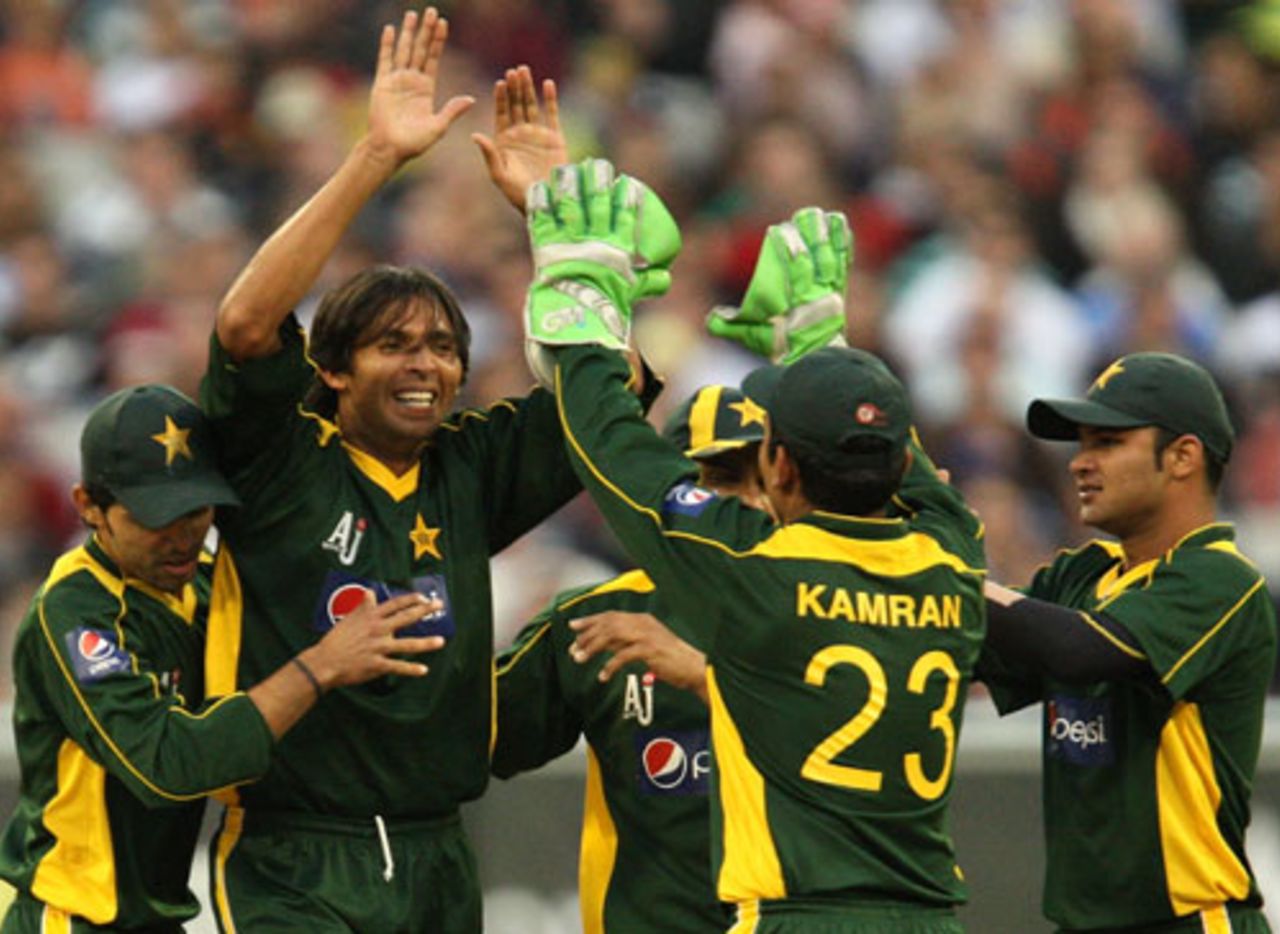 Mohammad Asif is excited after an early breakthrough, Australia v Pakistan, only Twenty20 international, MCG, 5 February, 2010