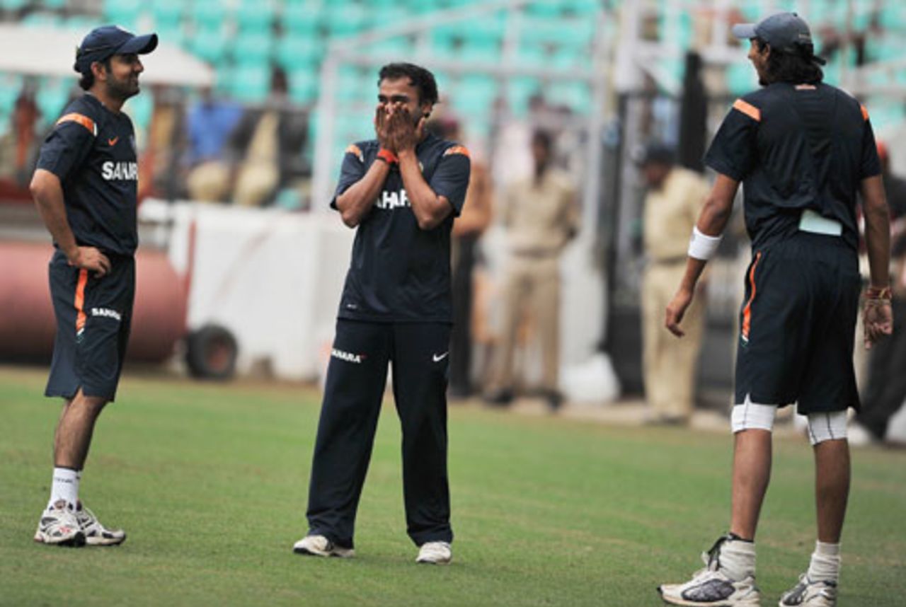 Gautam Gambhir, Amit Mishra and Ishant Sharma share a joke on the eve of the first Test, Nagpur, February 5, 2010