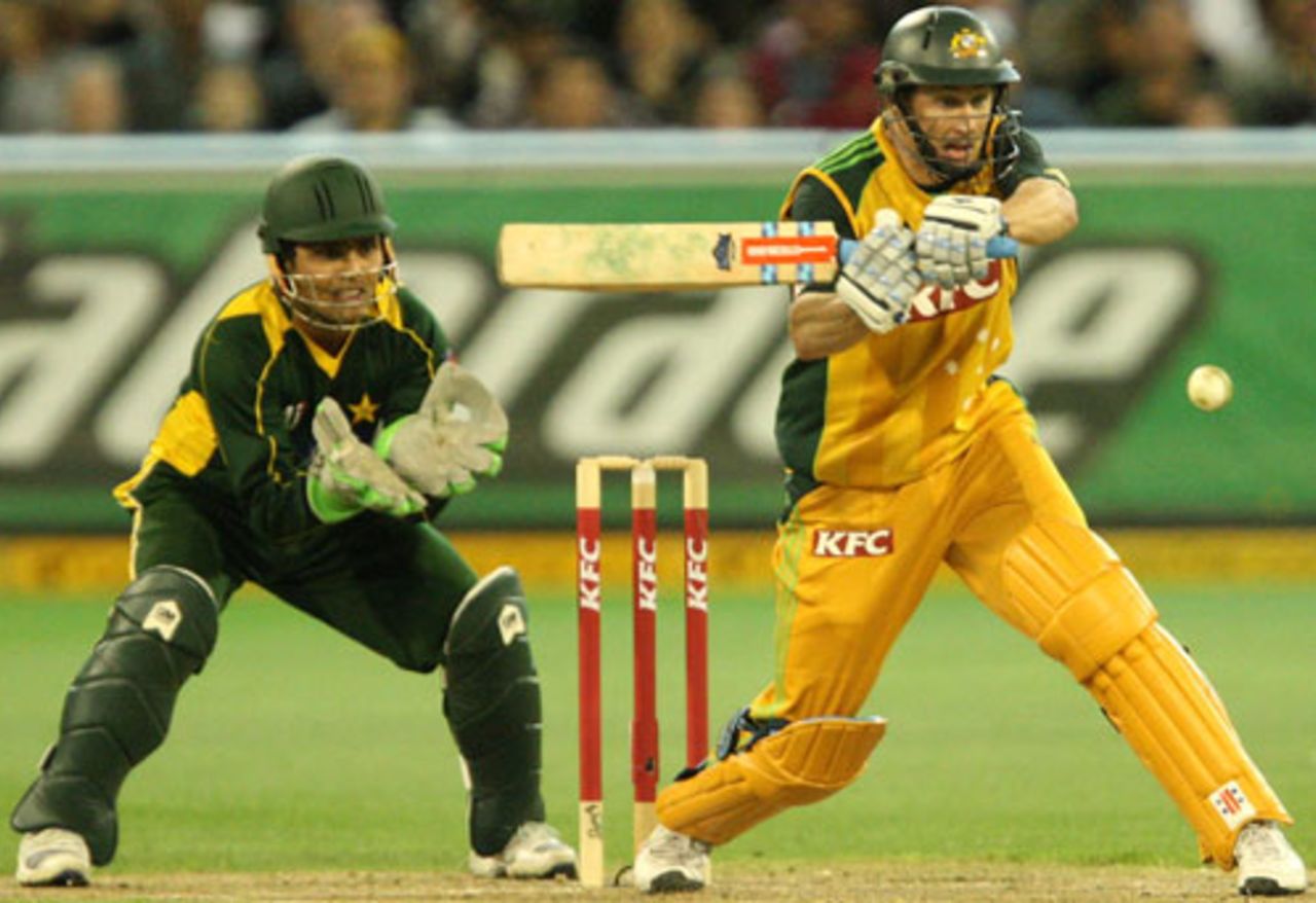 David Hussey top scored with an unbeaten 40, Australia v Pakistan, only Twenty20 international, MCG, 5 February, 2010