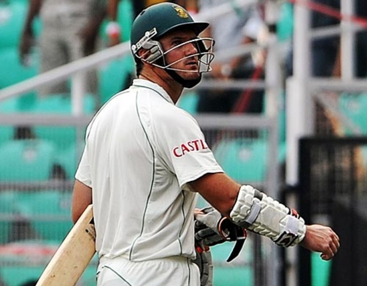 Graeme Smith was bowled by Zaheer Khan, India v South Africa, 1st Test, Nagpur, 1st day, February 6, 2010