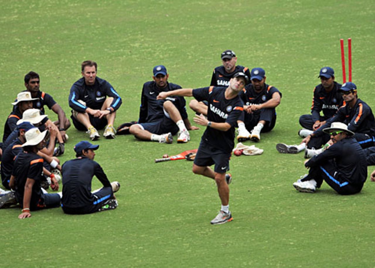 Gary Kirsten and the Indian players during practice, Nagpur, February 4, 2010